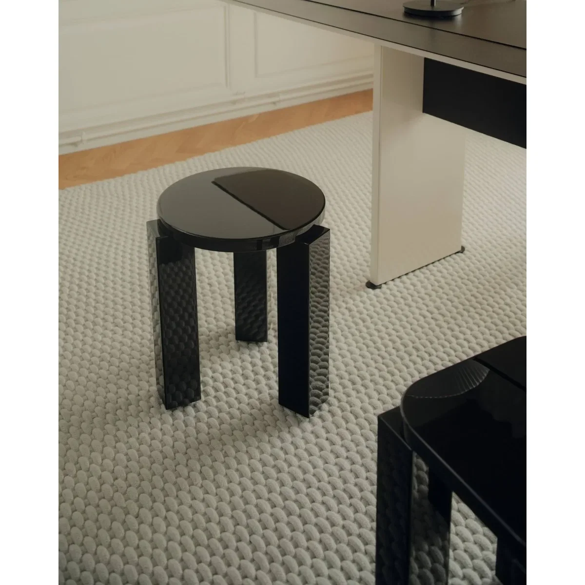 New Works Atlas round stool Espresso Ø36x44 cm – image 3
