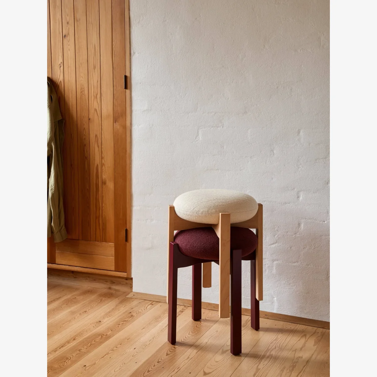 Fredericia Furniture Pioneer low stool Odino NE22 off white-oiled beech – image 1