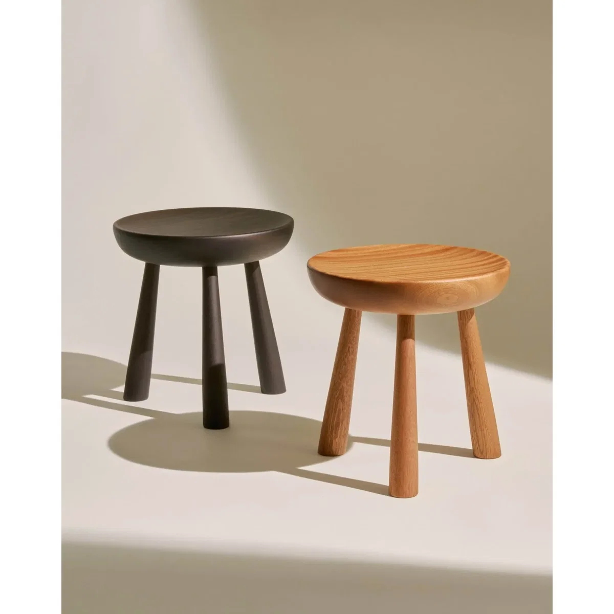 GUBI Totto stool Lacquered sapele Ø31x32.6 cm – image 4