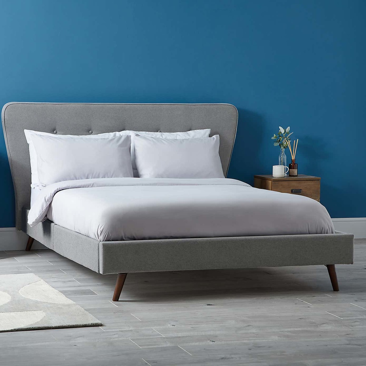 Mid Century Upholstered Bed - Light Grey Light Grey – image 2
