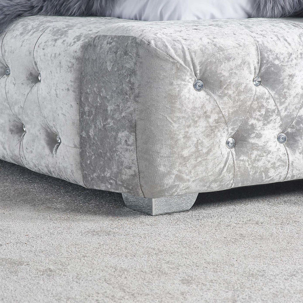 Grande Crushed Velvet Bed Grey – image 4