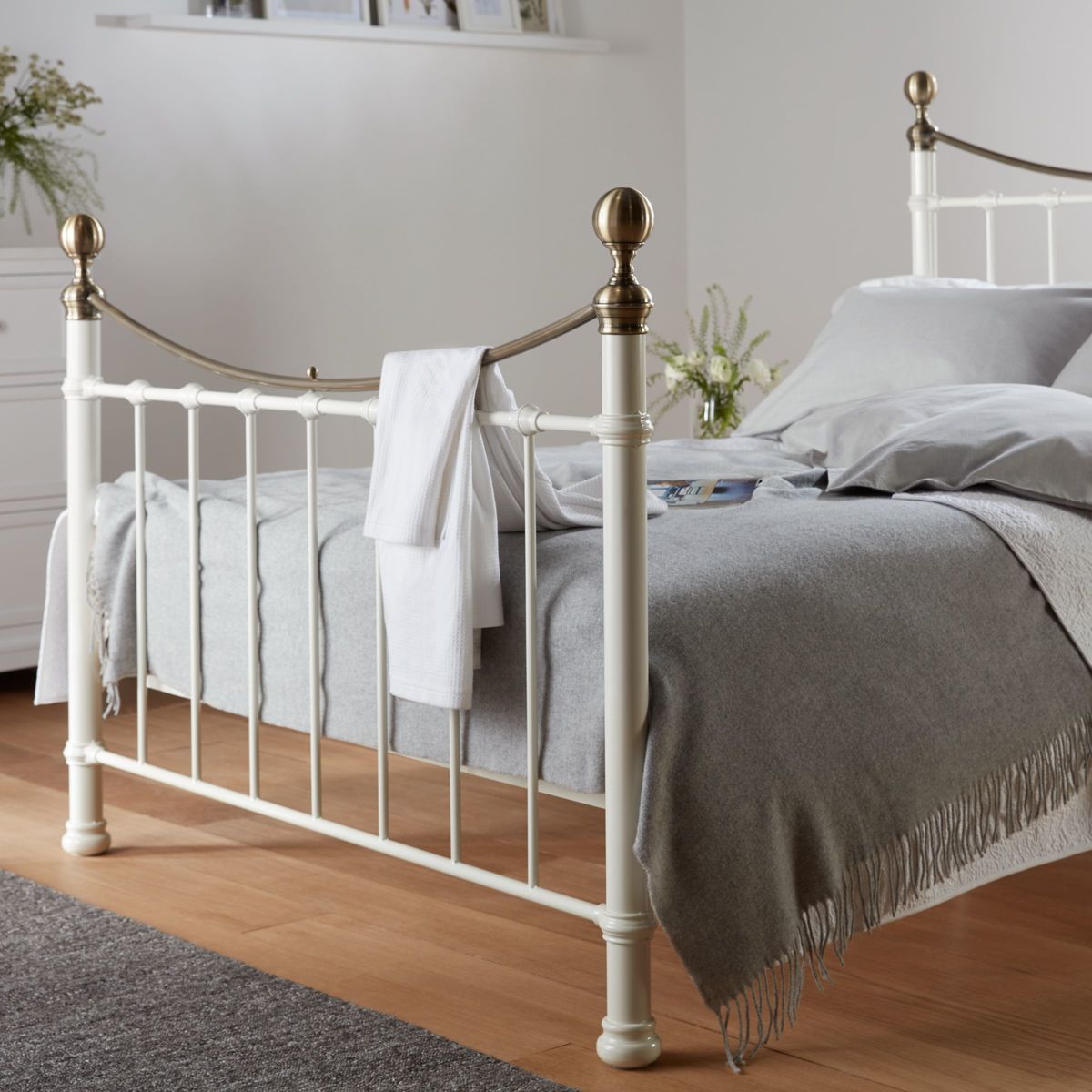 John Lewis & Partners Jayne Brass Metal Bed Frame, King Size, White – image 6