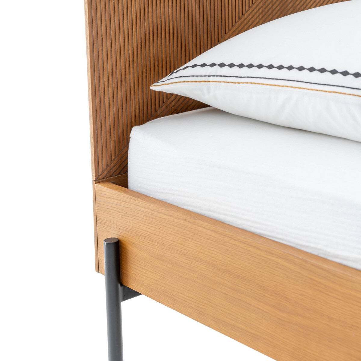 Lodge Oak Vintage Style Bed – image 5