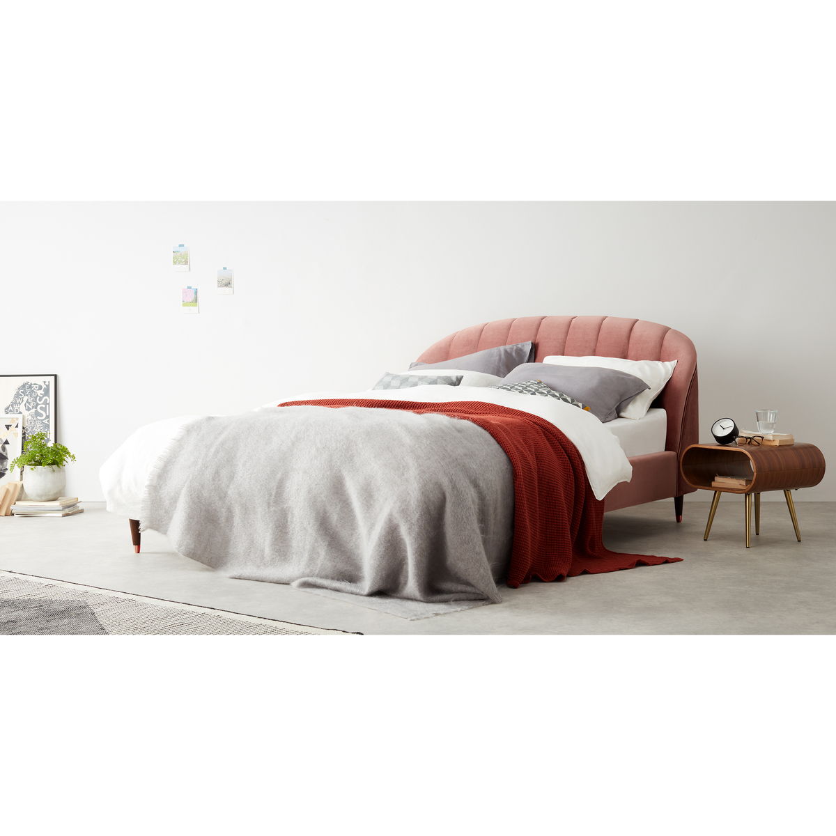 Margot King Size Bed, Blush Pink Velvet – image 3