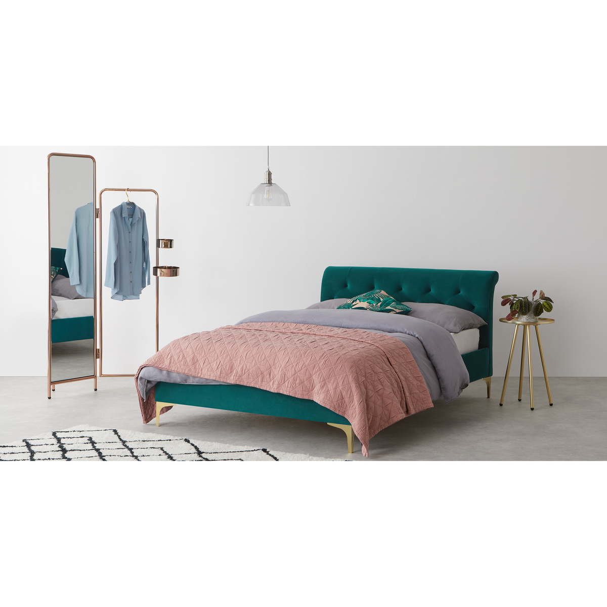Linnell King Size Bed, Seafoam Blue Velvet & Brass – image 7