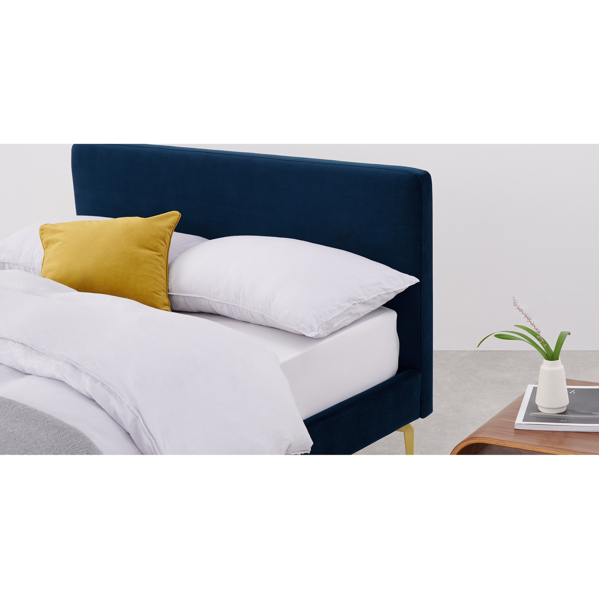 Kida Double Bed, Royal Blue Velvet & Brass Legs – image 5