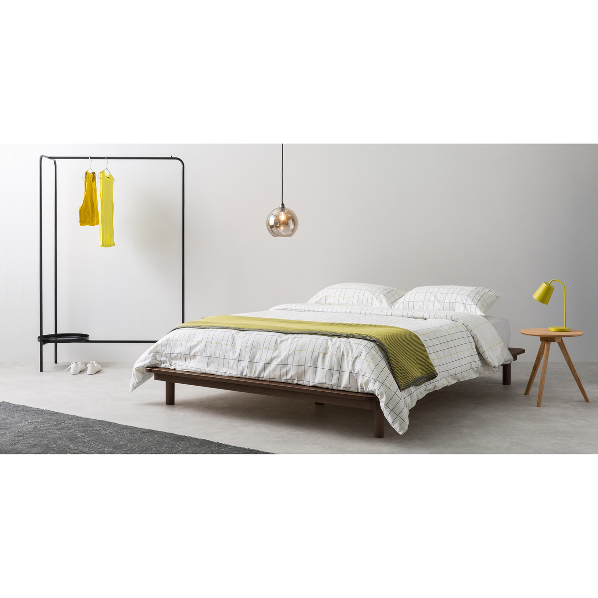 Kano King size Platform Bed, Walnut Stain Pine – image 3