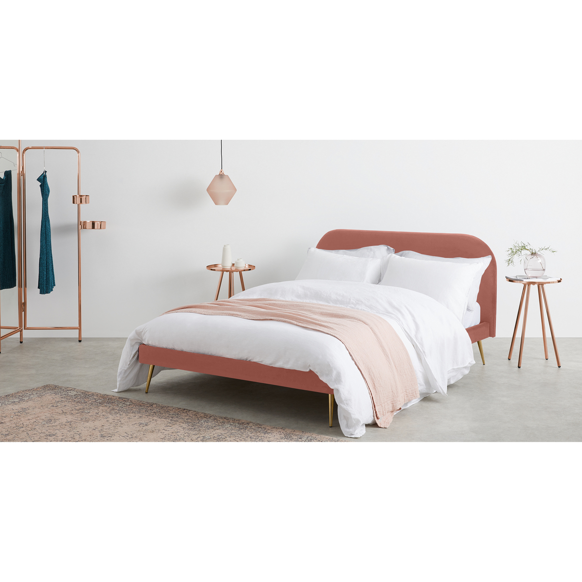 Eulia Super King Size Bed, Blush Pink Velvet & Brass Legs – image 2