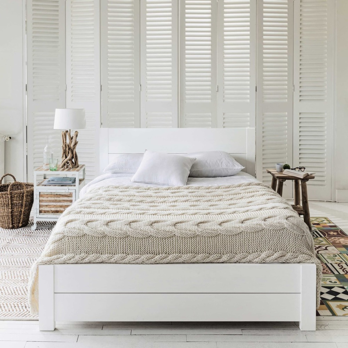 WHITE - Solid Pine 140 x 190 Double Bed in White – image 3