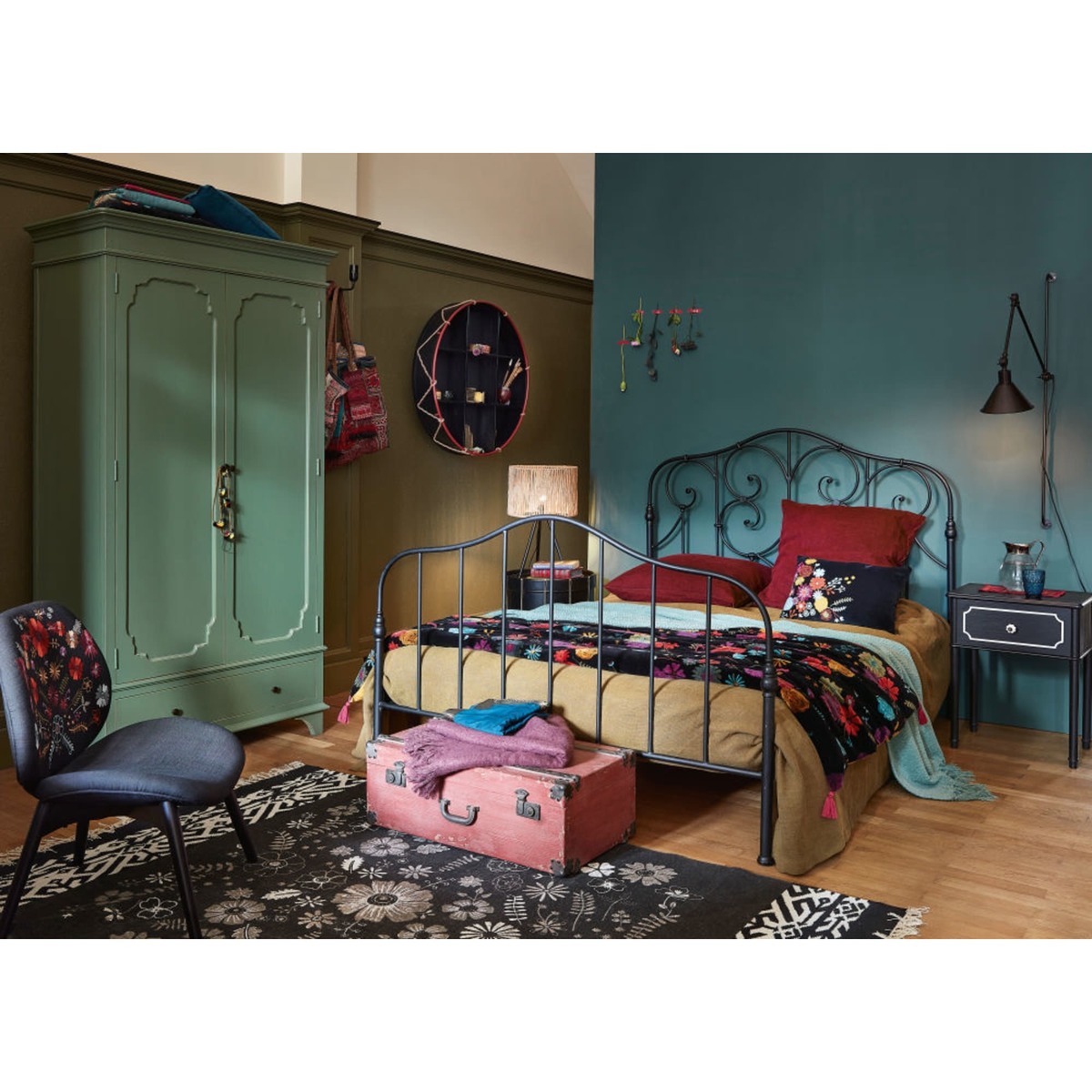 ESMERALDA - Black Metal Bar Bed 140x190 – image 5