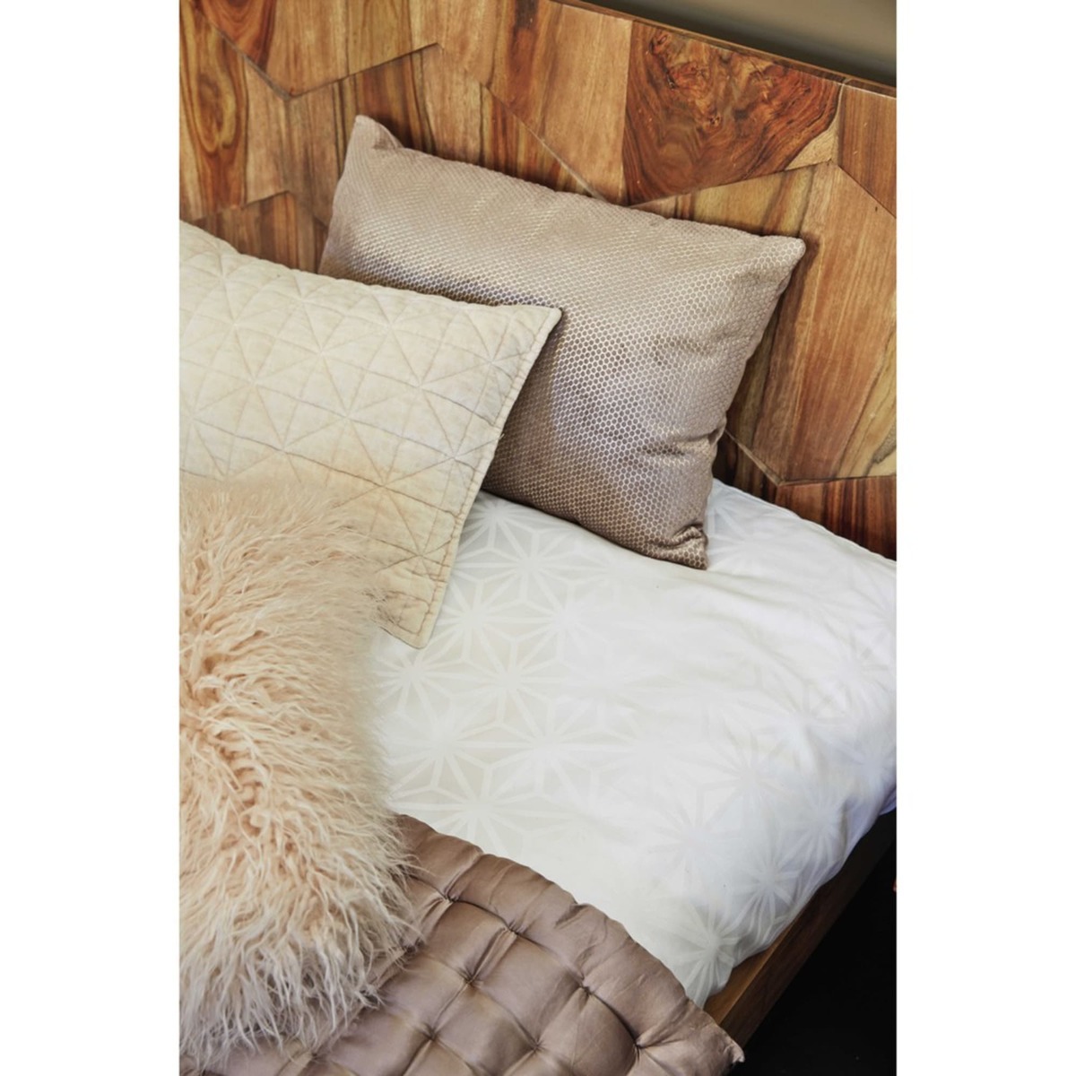 QUADRA - Solid Sheesham Wood 160 x 200 King Size Bed – image 9