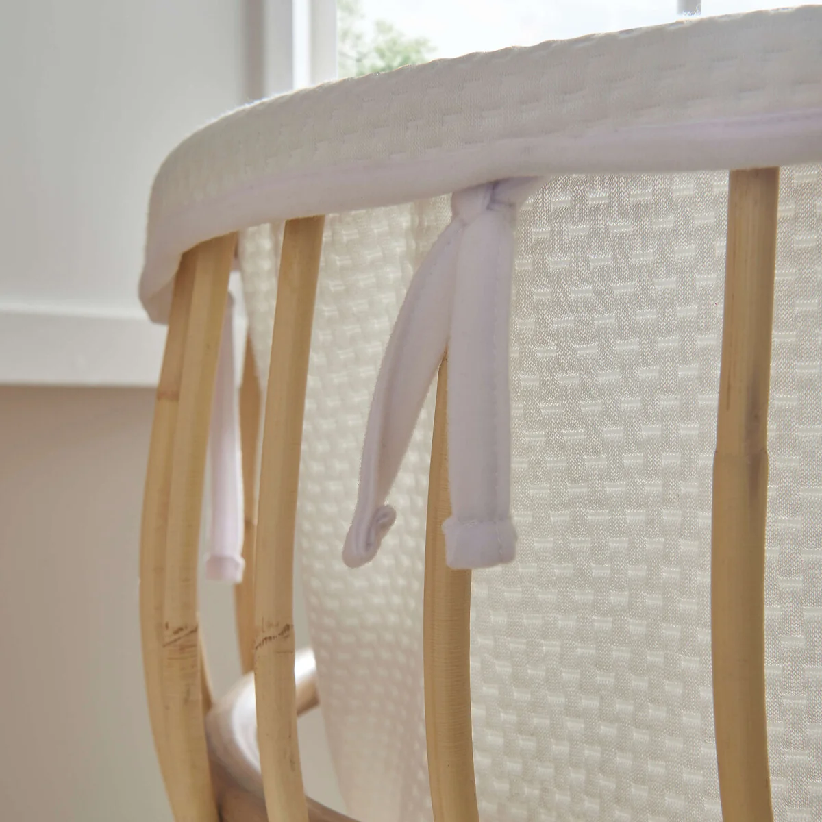 Aria Rattan Crib – image 2