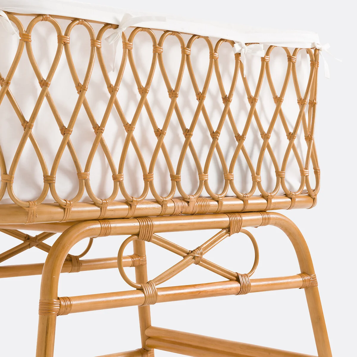 Lorene Rattan Bassinet – image 5