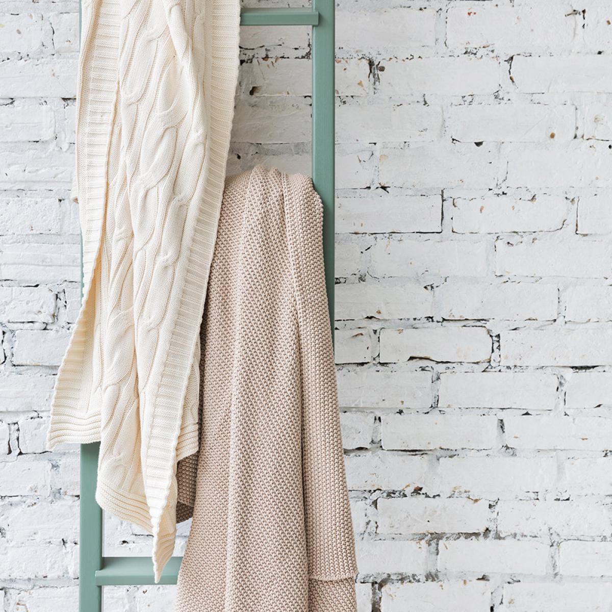 Retreat - Cable Knit Throw - Cream – image 2