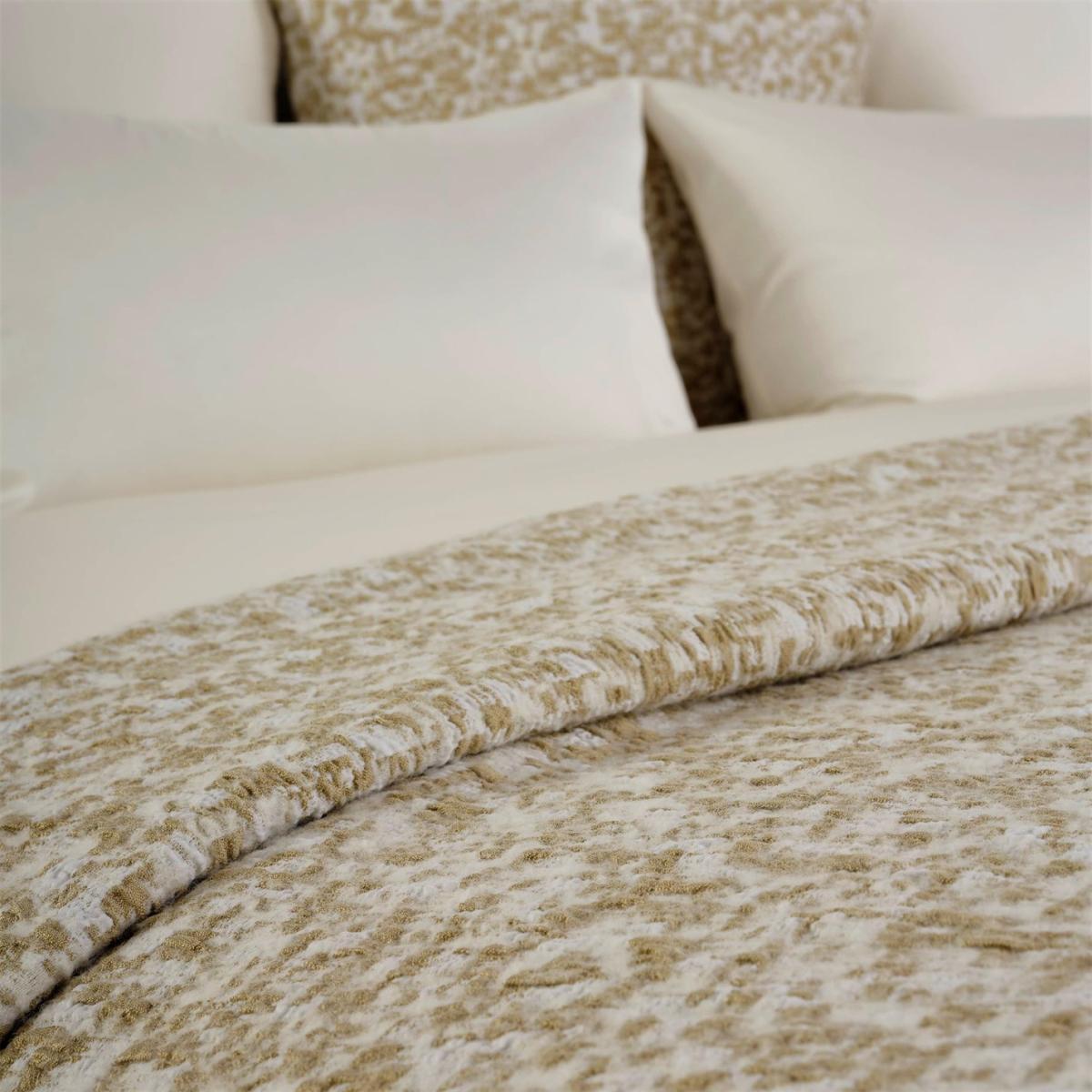 de Lemos Kate Alpaca/Silk Blend Jacquard Bedspread - 245x255cm – image 11