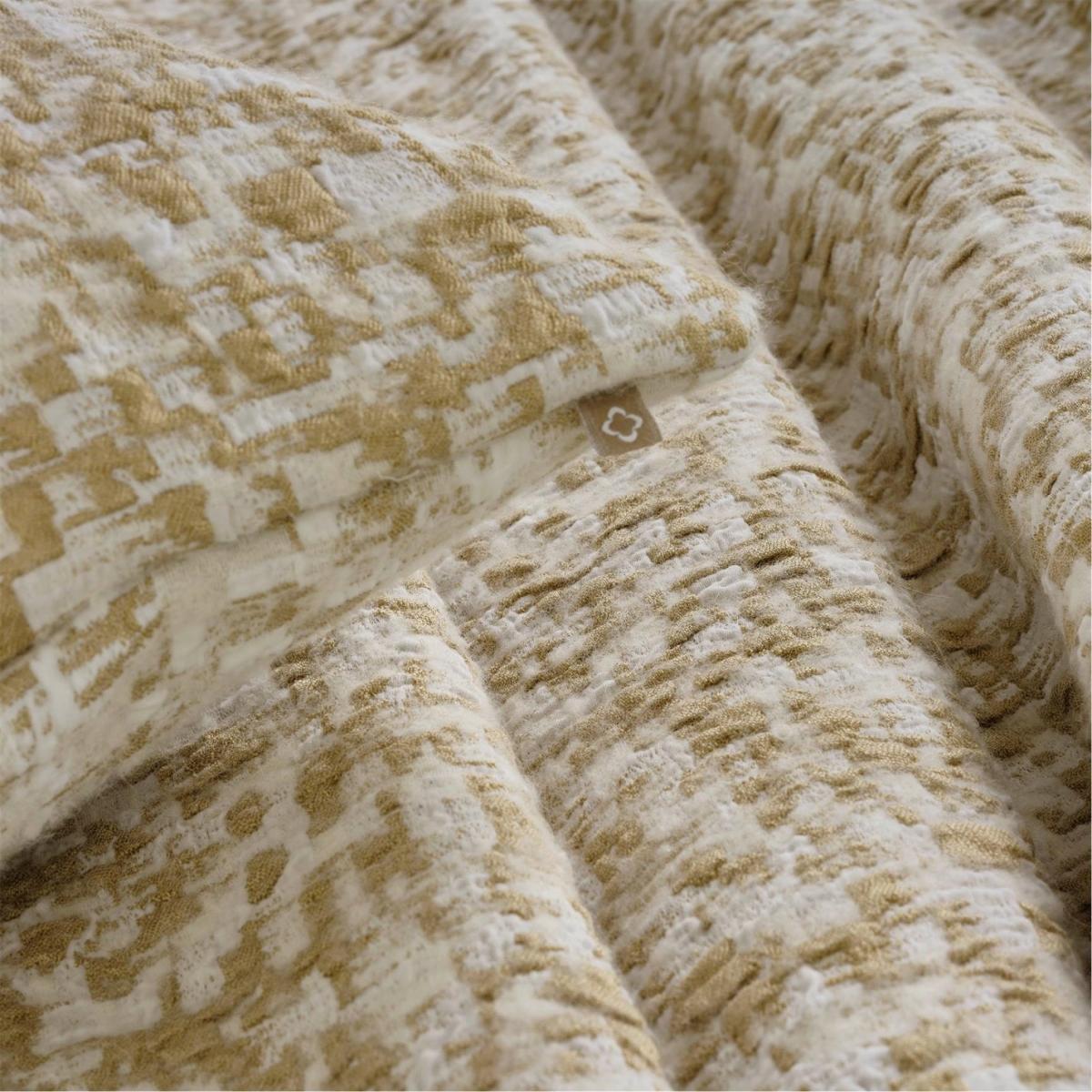 de Lemos Kate Alpaca/Silk Blend Jacquard Bedspread - 245x255cm – image 13