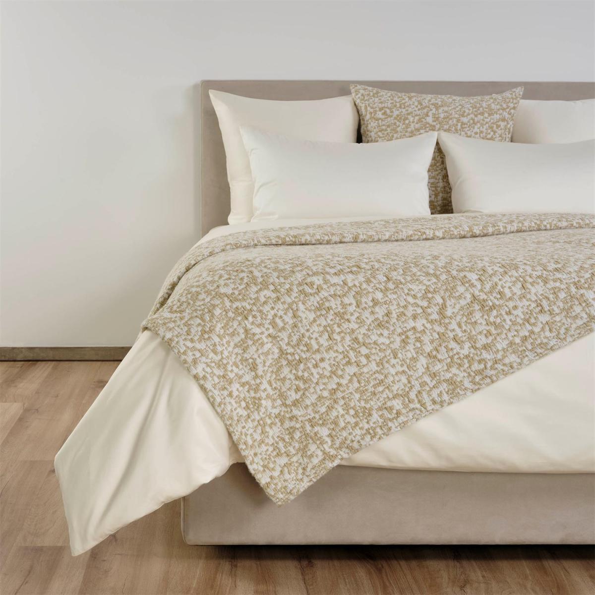 de Lemos Kate Alpaca/Silk Blend Jacquard Bedspread - 245x255cm – image 3