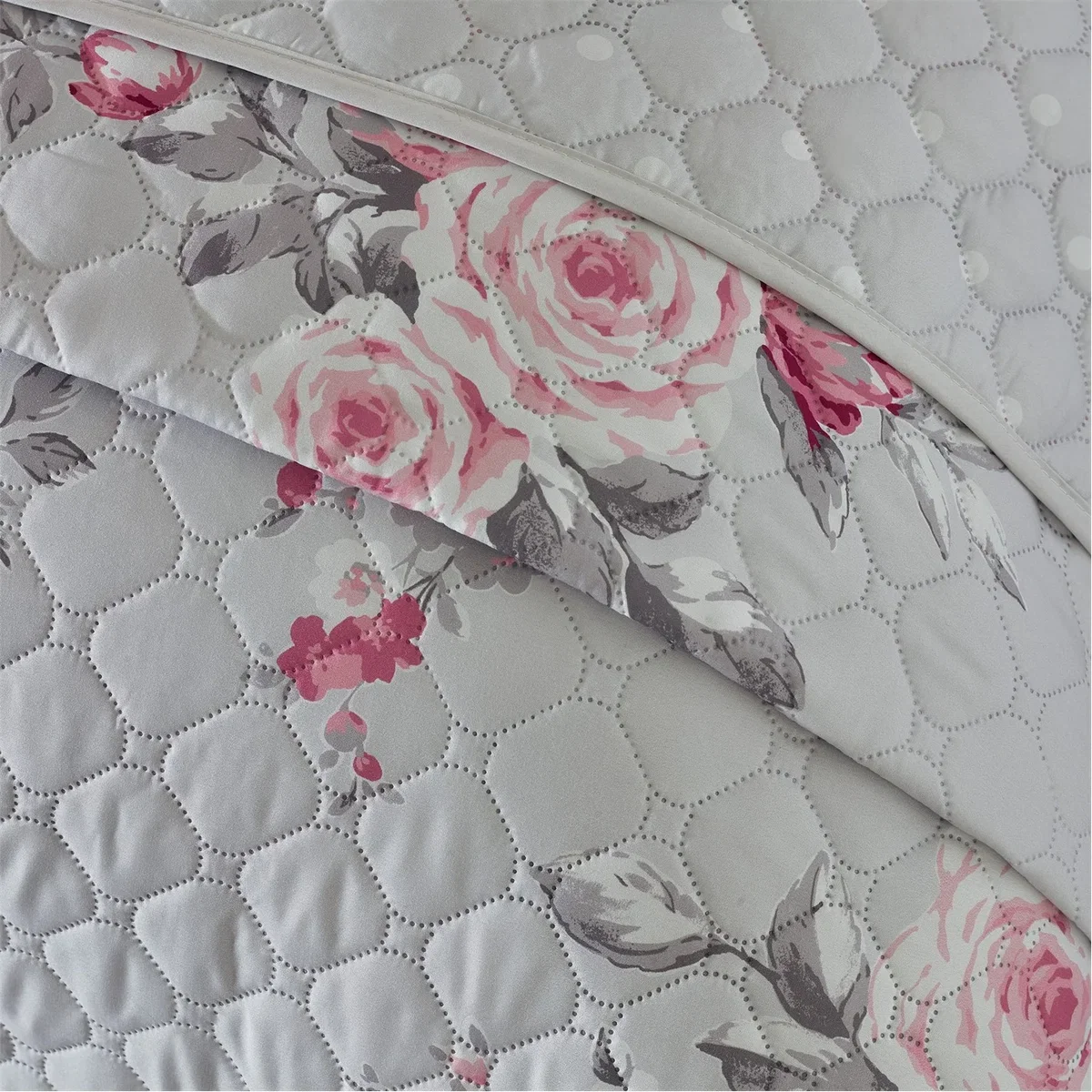 Floral Reversible Quilted Bedspread – image 2