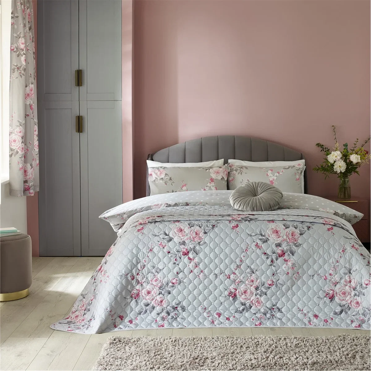 Floral Reversible Quilted Bedspread – image 3