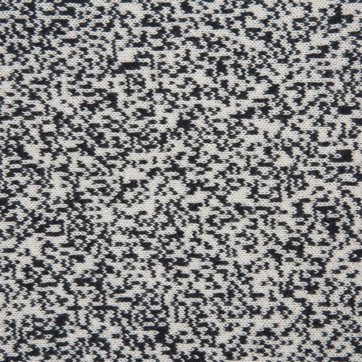 Speckled Knitted Throw – image 6