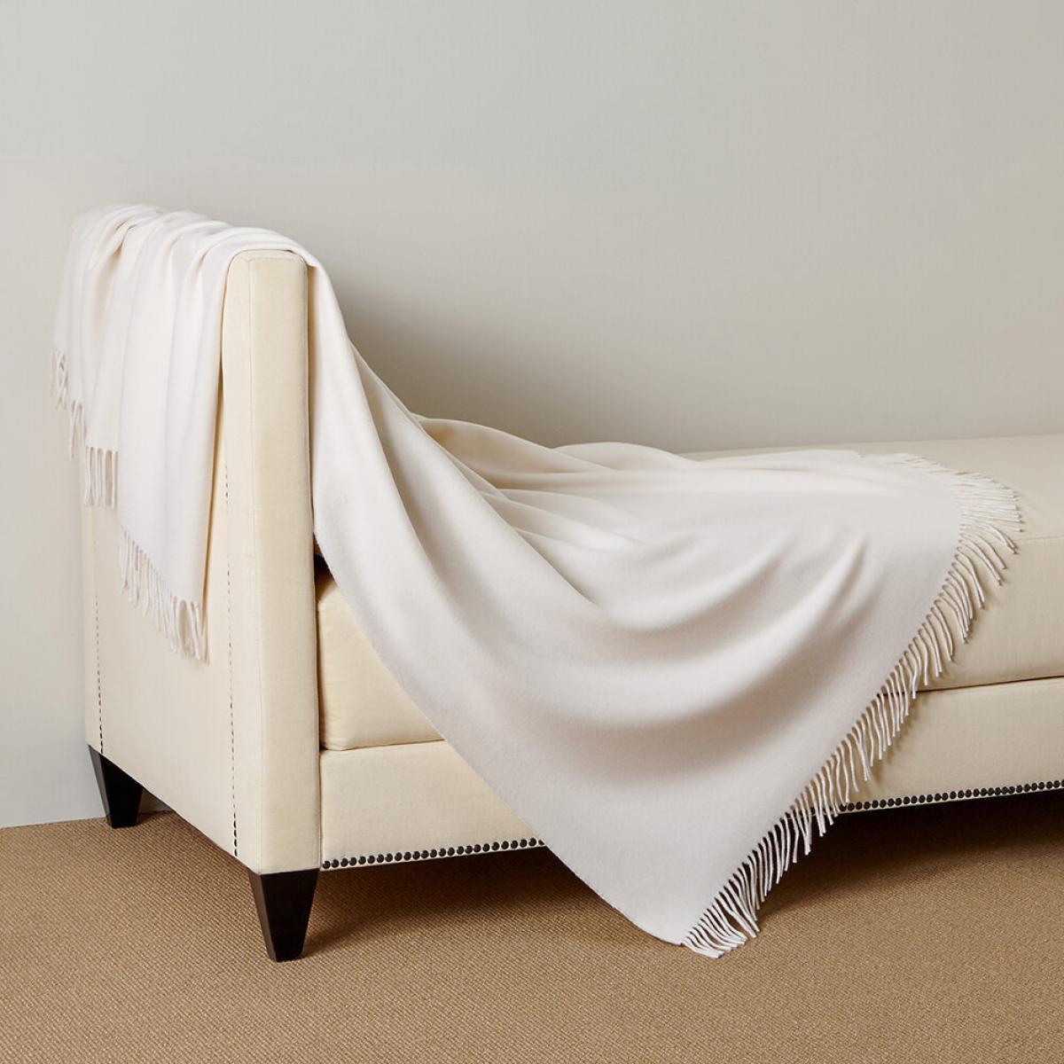 Frette - Pure Cashmere Throw - 130x185cm - Milk – image 11