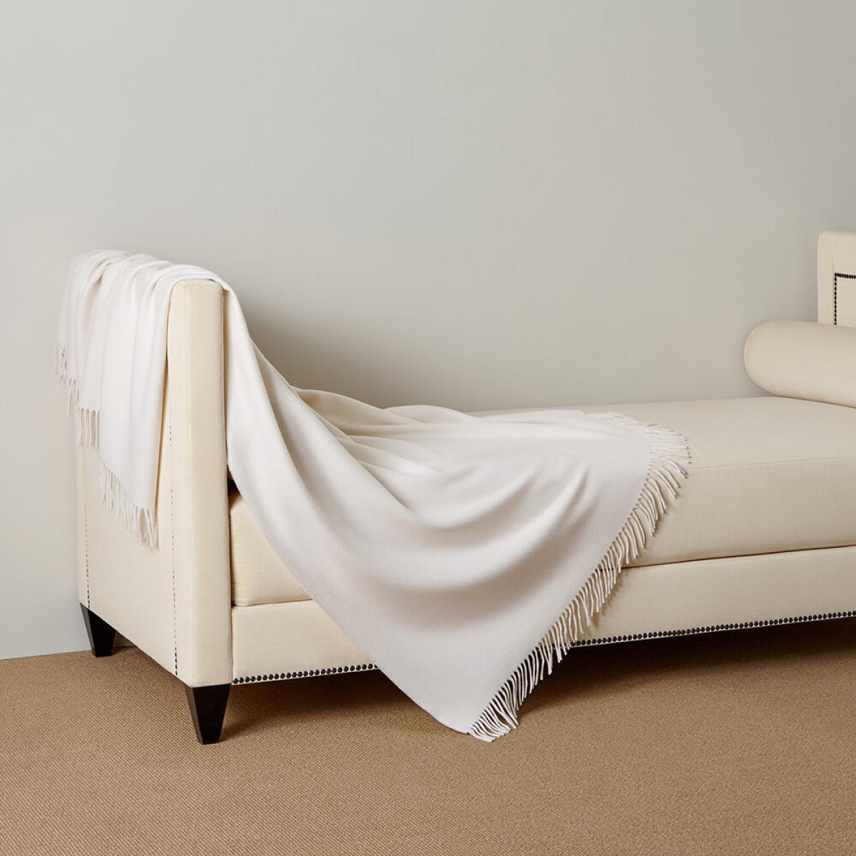 Frette - Pure Cashmere Throw - 130x185cm - Milk – image 6