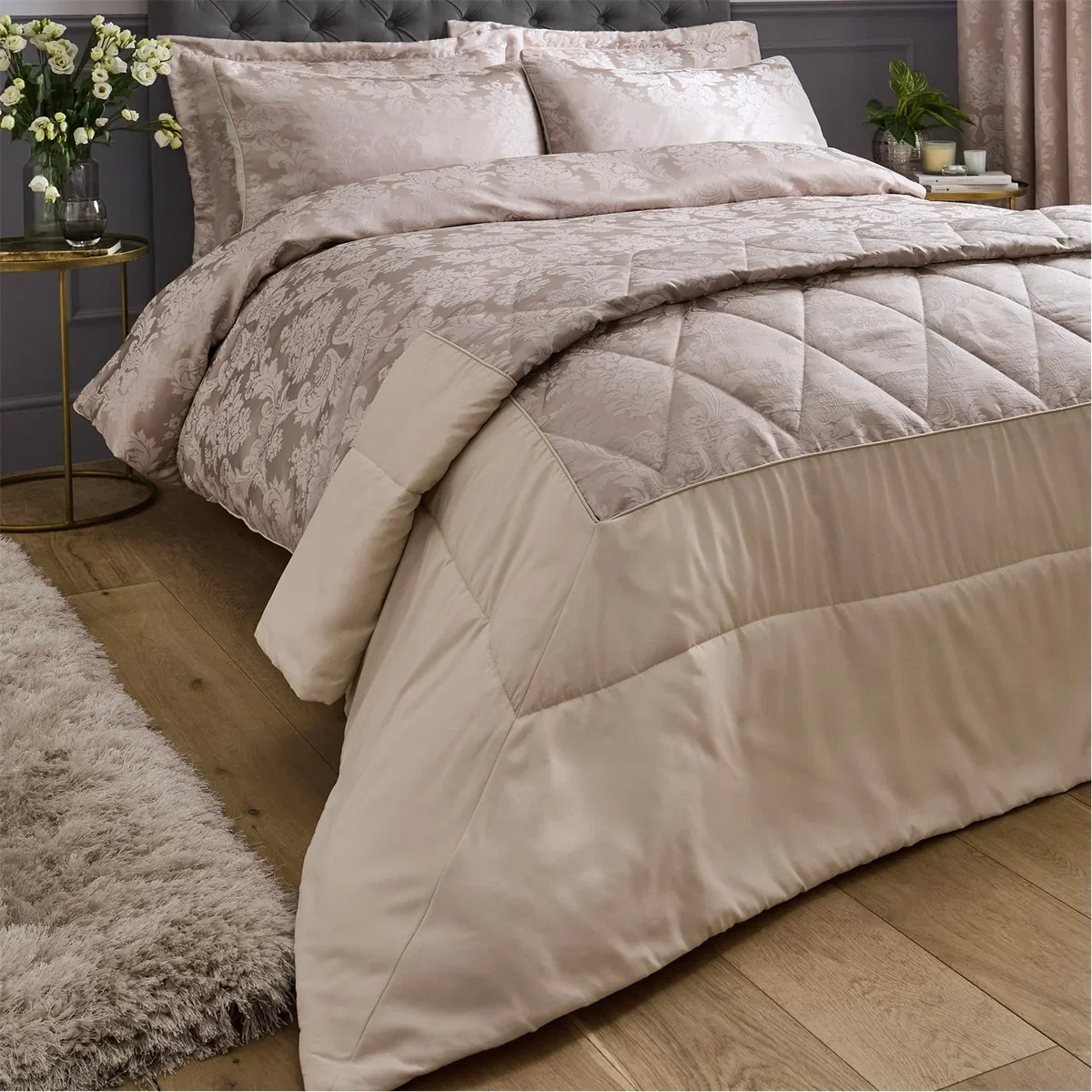Jacquard Bedspread – image 1