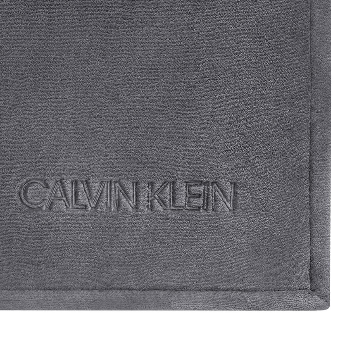 Calvin Klein - Michael Fleece Throw - 127x178cm - Charcoal – image 3