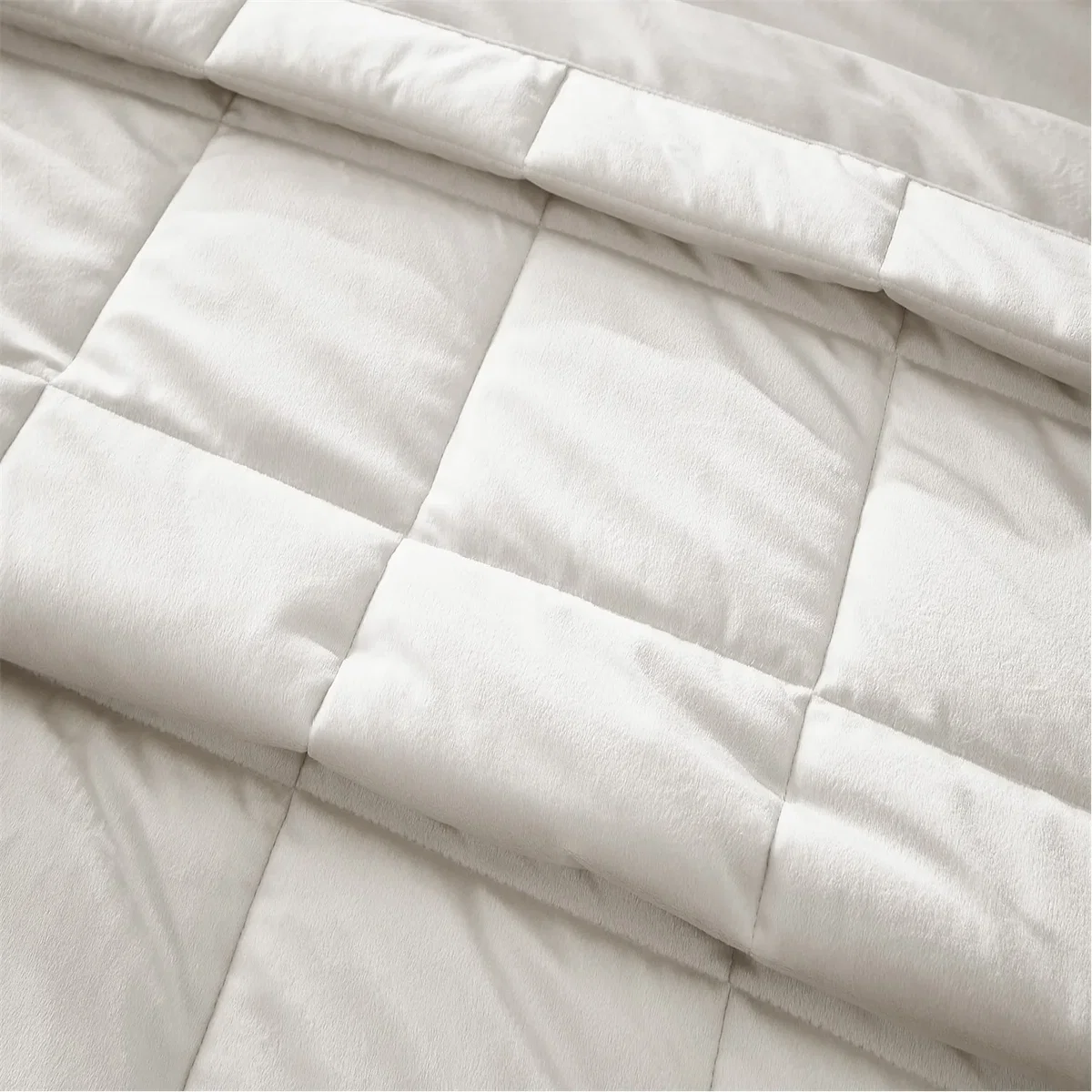 Matt Velvet Quilted Bedspread - Cream – image 2