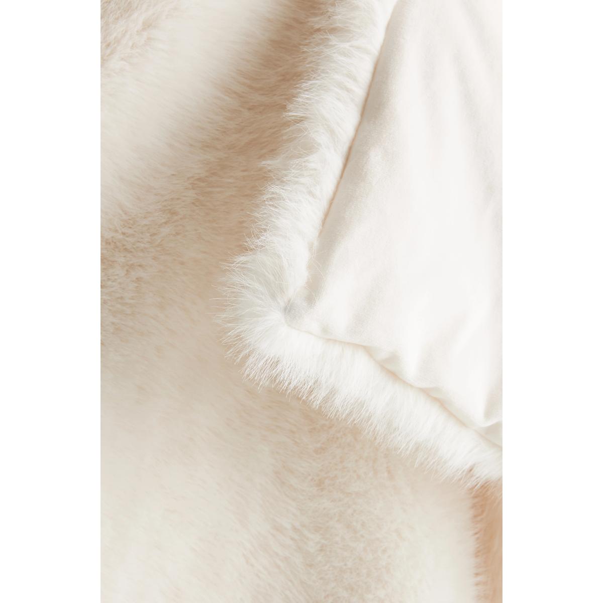 The Chloe Faux-Fur Throw Blanket – image 4