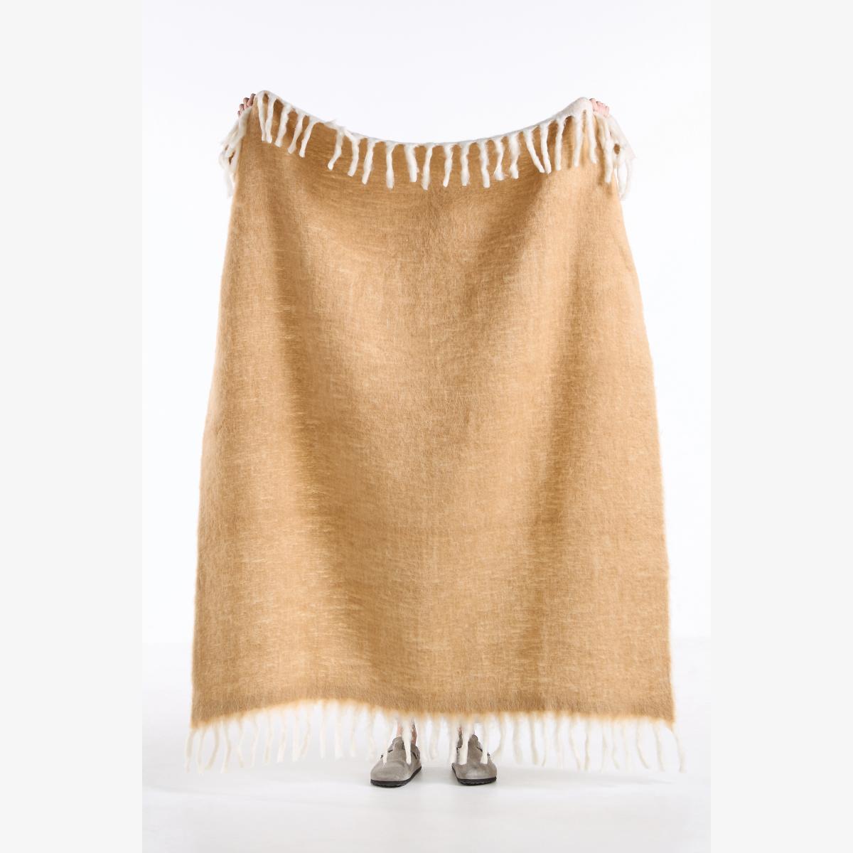 Woven Cosy Throw Blanket – image 1