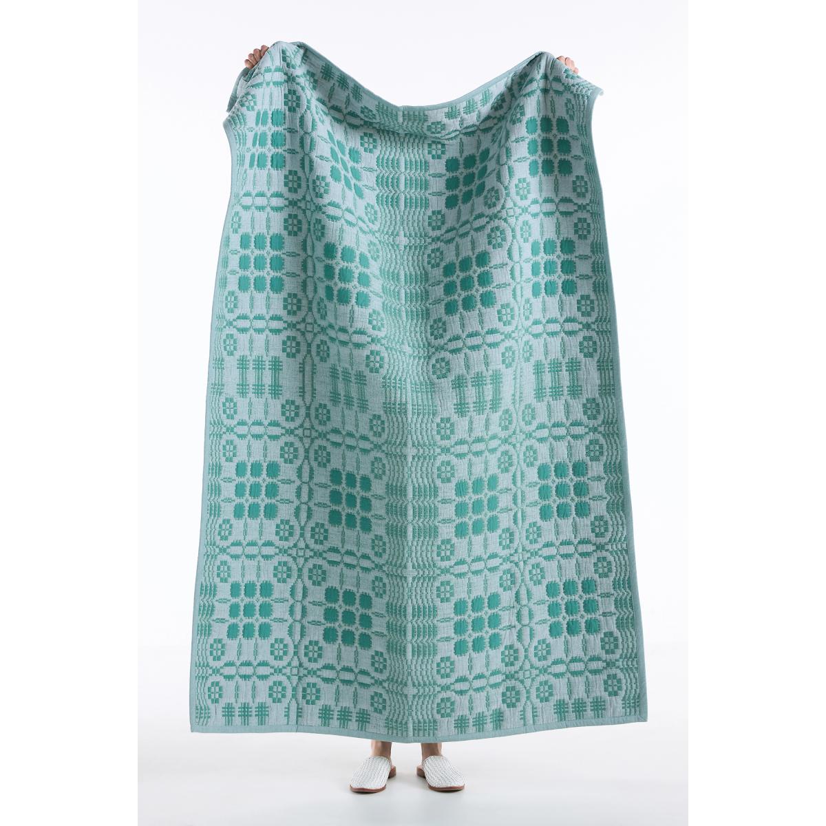 Veda Matelassé Throw Blanket – image 2