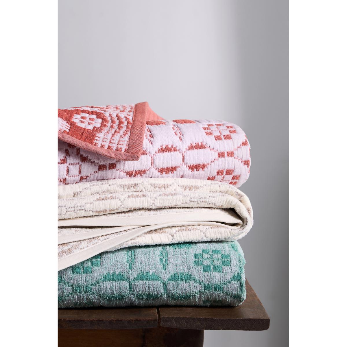Veda Matelassé Throw Blanket – image 3
