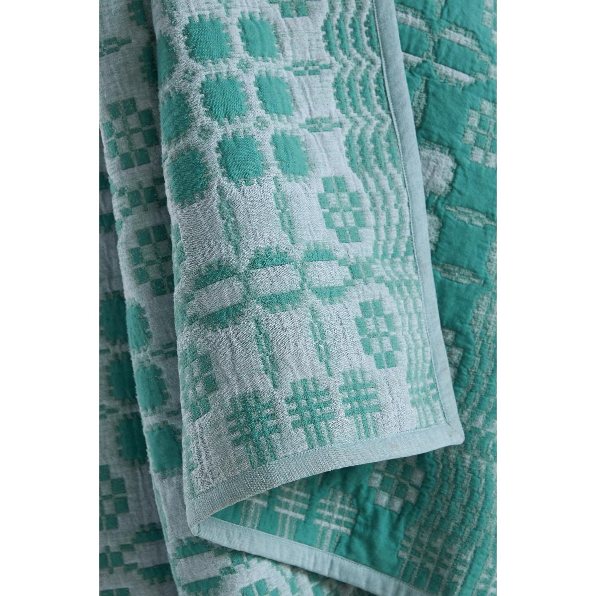 Veda Matelassé Throw Blanket – image 5