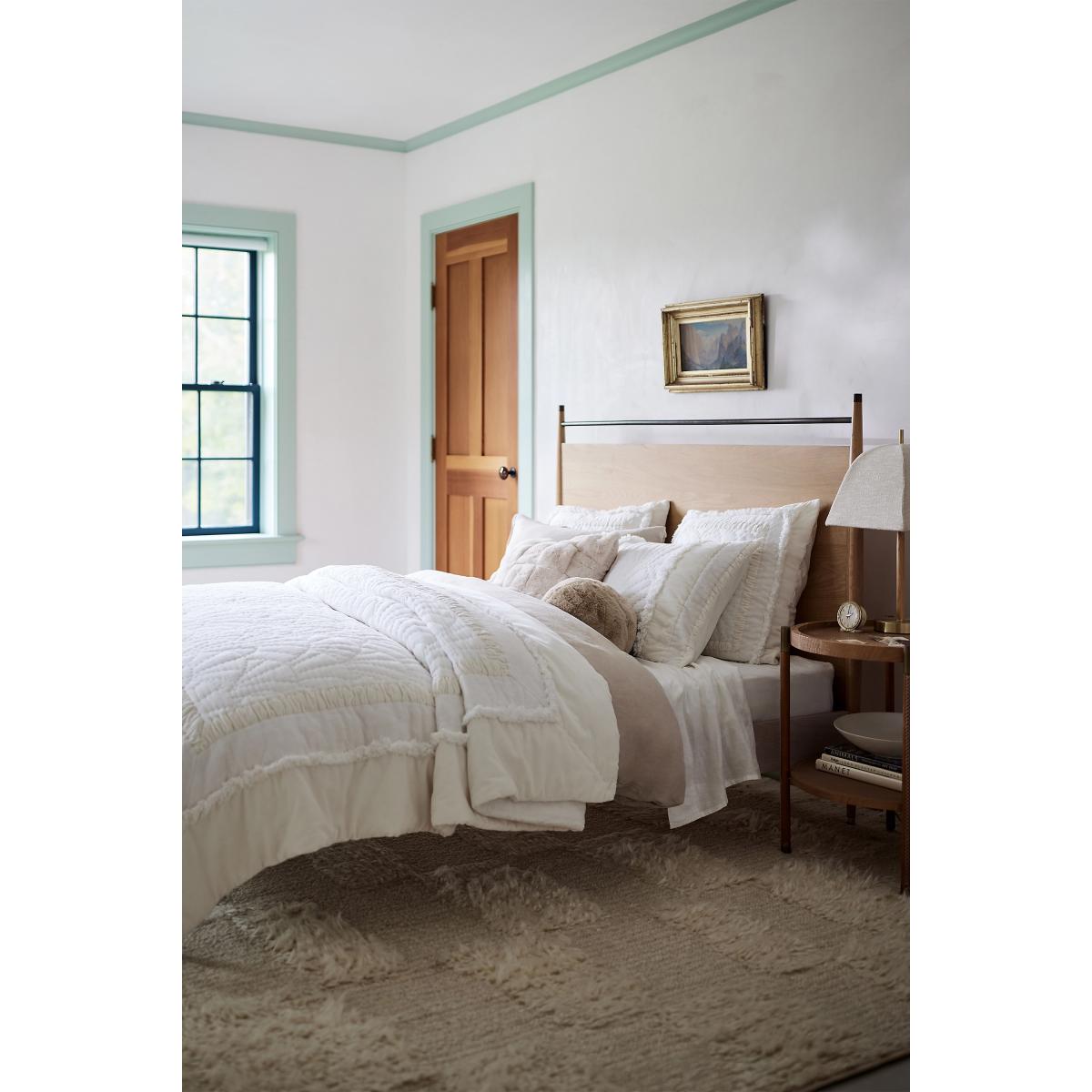 Gillian Plush Gauze Quilted Bedspread – image 2