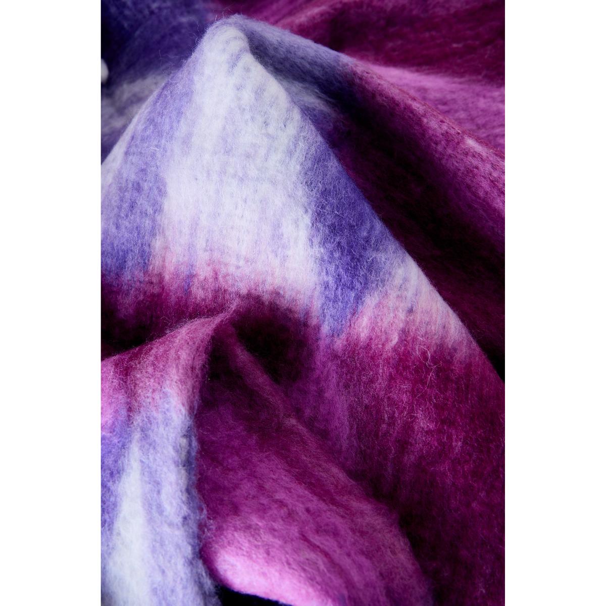 Cosy Cocoon Fringed Throw – image 2