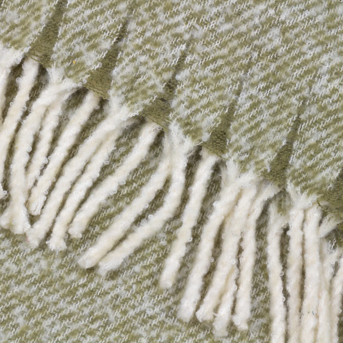 Altair Woven Tasselled Throw – image 3