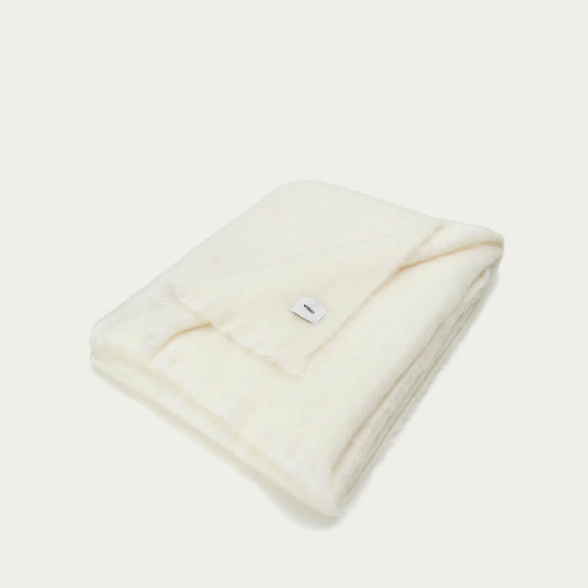 White Mohair Blanket V108 – image 3