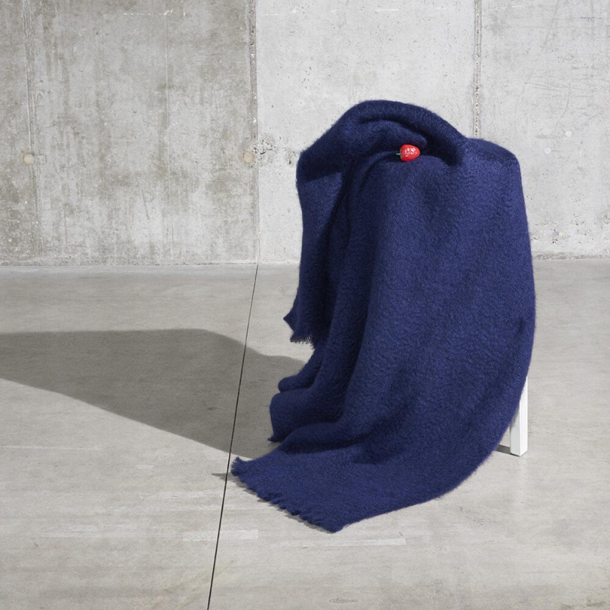 Navy Mohair Blanket V02 – image 4