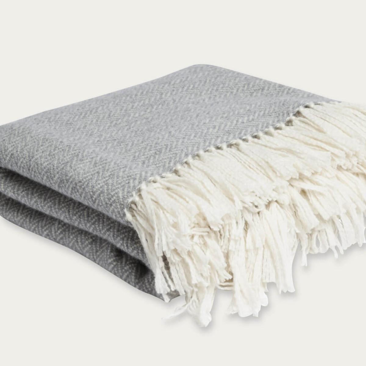 White & Grey Hand knotted Herringbone Cashmere Throw – image 1