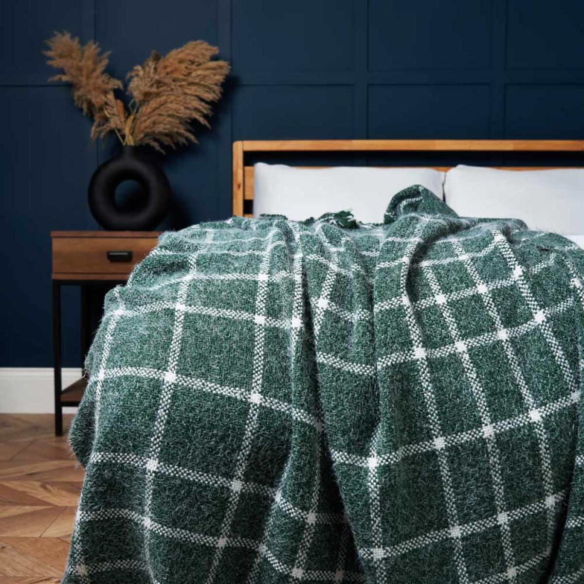 Chequers Throw, Green – image 1