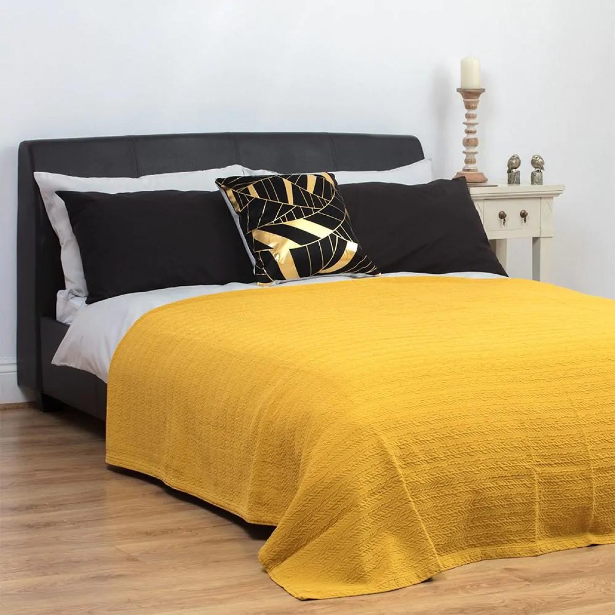 Pleated Bedspread, Mustard – image 3