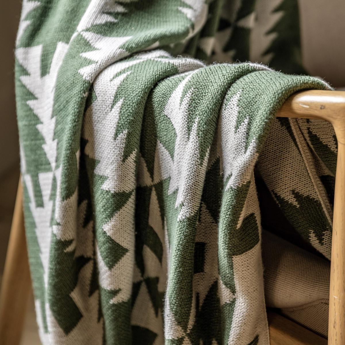 Charming Noel Knitted Tree Throw 130cm x 170cm Green – image 2