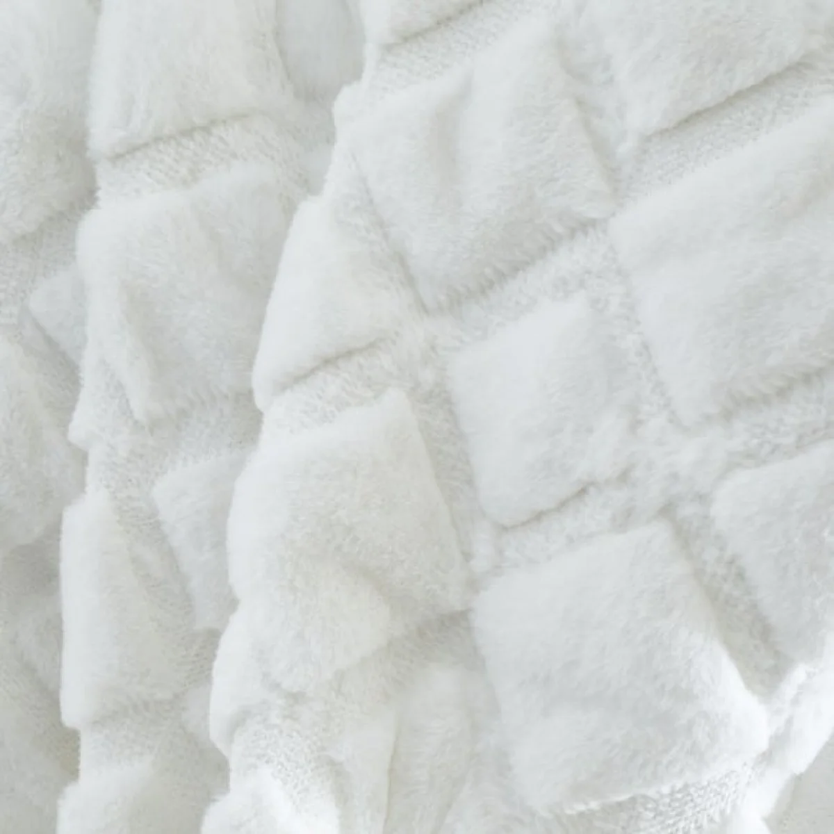 Catherine Lansfield Cosy Diamond 130cm x 170cm Throw White – image 2