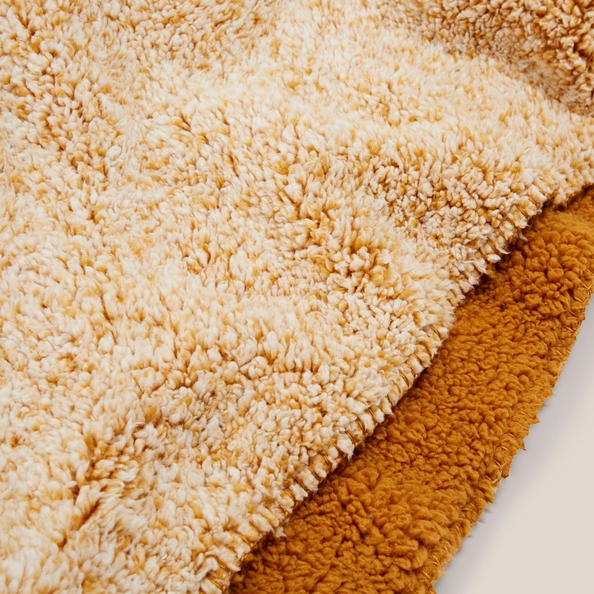 Extra Cosy Reverse Teddy 180x130 Throw Gold – image 3