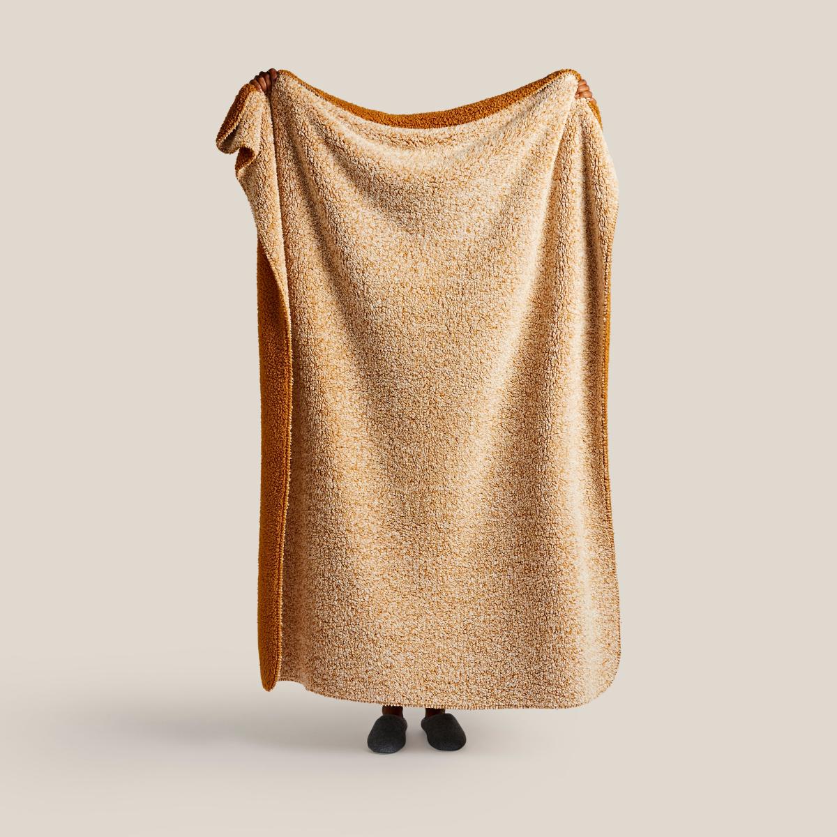 Extra Cosy Reverse Teddy 180x130 Throw Gold – image 5