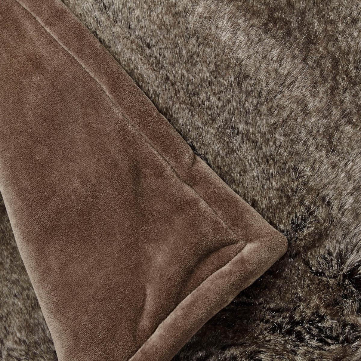 Verbier Faux Fur 150cm x 200cm Throw Natural – image 3