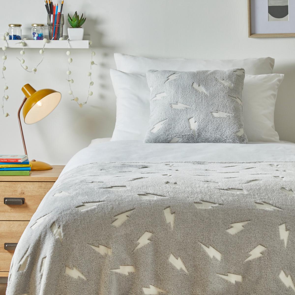 Glow In The Dark Lightning Grey Blanket Grey – image 2