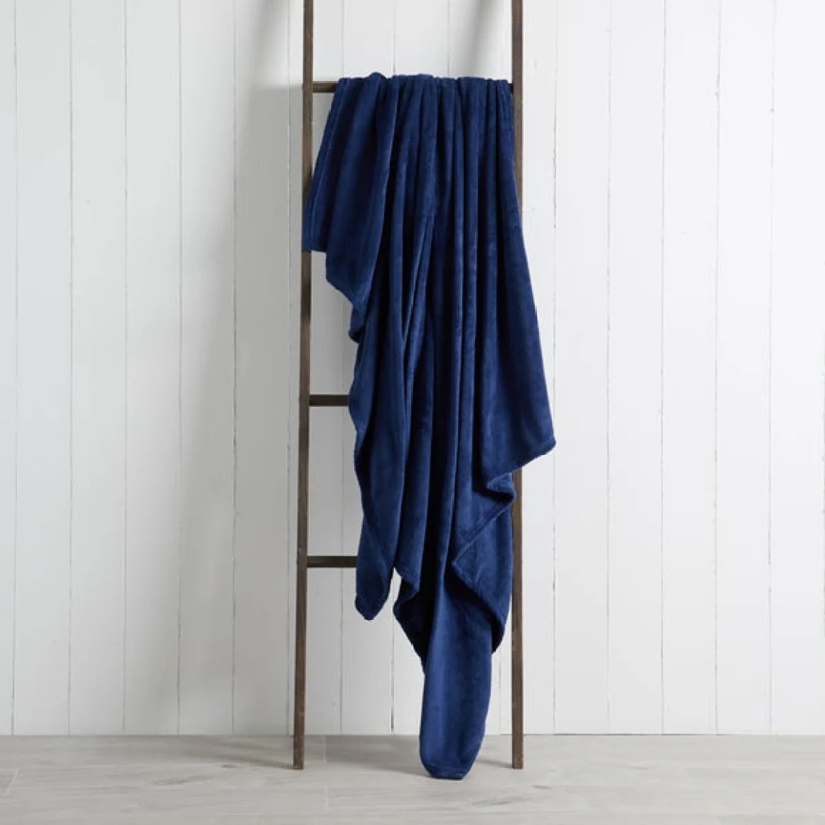 Soft Fleece Recycled Throw, 130x170cm Natural – image 2