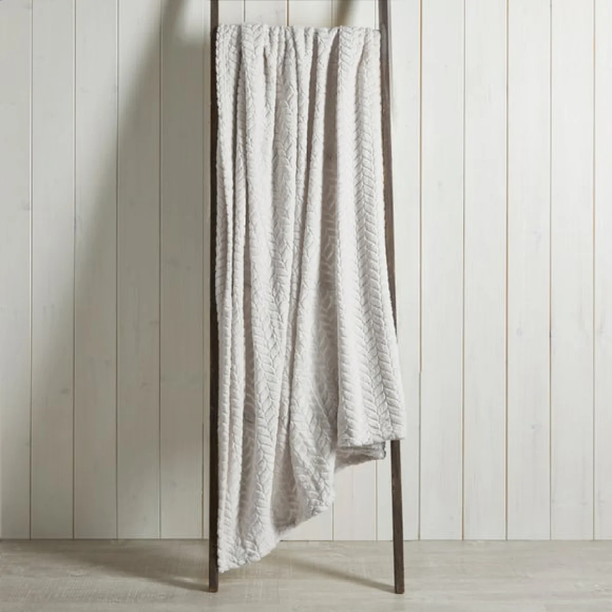 Amelia Recycled Throw, 200cm x 200cm Chalky White – image 1